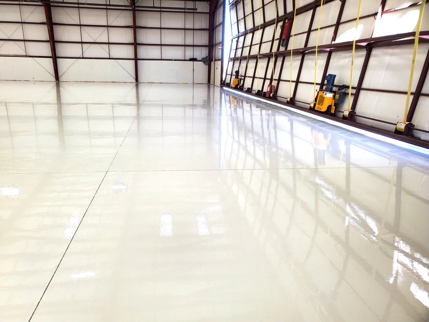 Solid colour epoxy warehouse floor